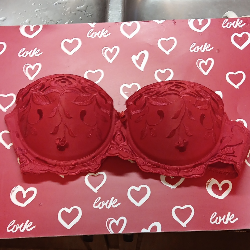 35C Victoria Secret strapless bra